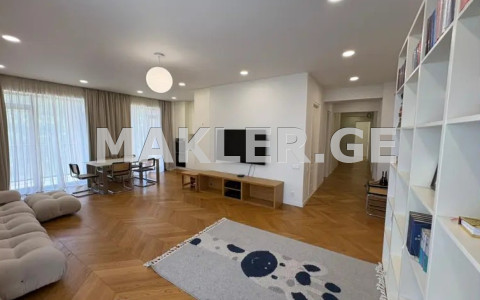  למכירה 5 חֶדֶר  דִירָה in Vake dist.  in I. Chavchavadze Ave. 