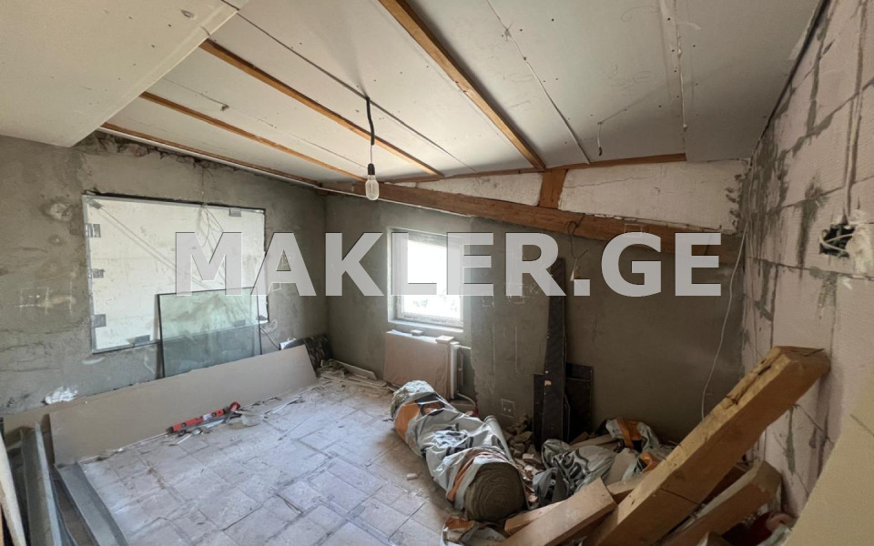  出售 4 room  公寓 第比利斯  in Rustaveli ave. 