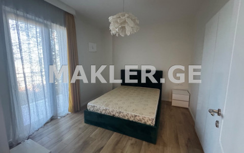  Продается 4 комнатная  Квартира в Ваке  на ул. Марабда 