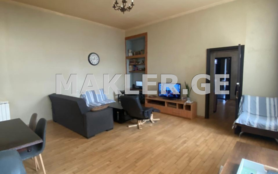  Продается 2 комнатная  Квартира в Чугурети  на пр. Агмашенебели 