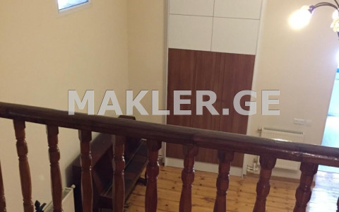  Продается 1 комнатная  Квартира в Чугурети  на пр. Агмашенебели 