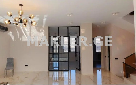  للبيع 412 m² space منزل خاص near the Lisi lake