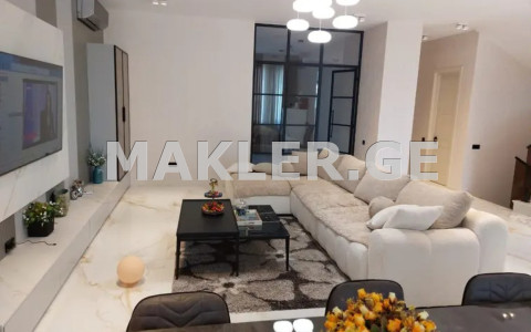  للبيع 412 m² space منزل خاص near the Lisi lake