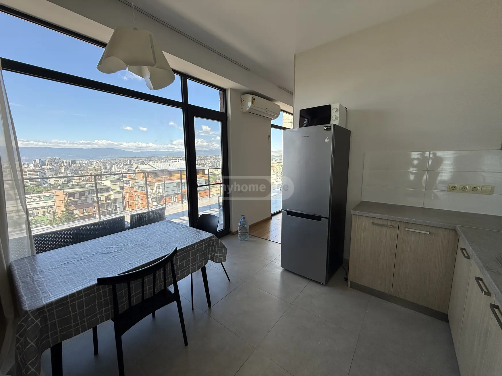  出租 4 room  公寓 瓦凯区  in Marukhi gmirebi st. 