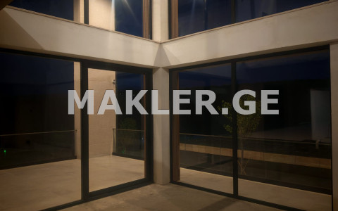  出售 450 m² space 私人+独立屋 near the Lisi lake