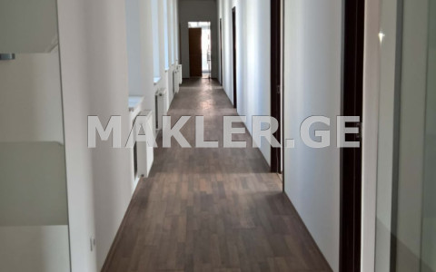  ქირავდება 320 m² ფართობის ოფისი საბურთალოზე  პეკინის გამზირზე 