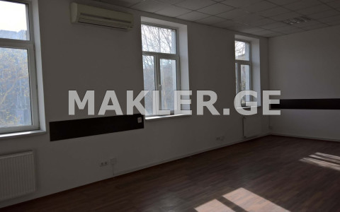  להשכרה 320 m² מֶרחָב מִשׂרָד in Saburtalo dist.  in Pekini Ave. 