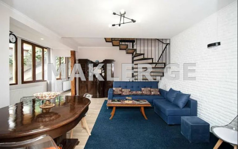  For Rent 4 room  Apartment in Mtatsminda dist. (Old Tbilisi)  in Vezini st. 