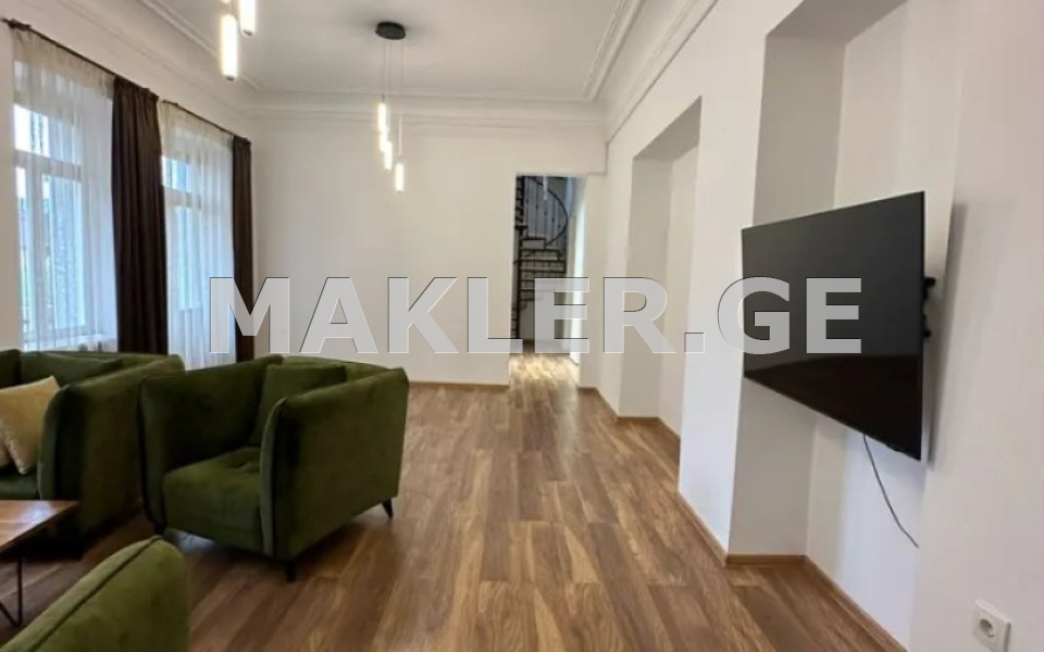  להשכרה 5 חֶדֶר  דִירָה in Sololaki dist. (Old Tbilisi)  in Saiatnova st. 