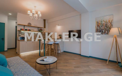  For Sale 5 room  Apartment in Sololaki dist. (Old Tbilisi)  in Amagleba st. 