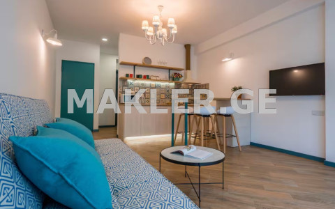  For Sale 5 room  Apartment in Sololaki dist. (Old Tbilisi)  in Amagleba st. 