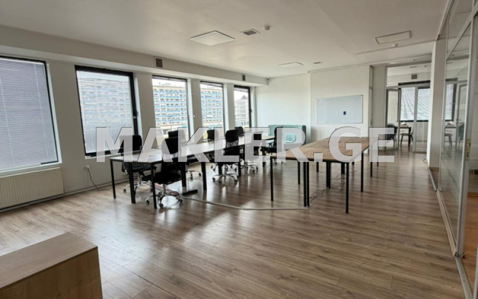  للإيجار 250 m² space تجاري in Avlabari dist.  in Metekhi turn 