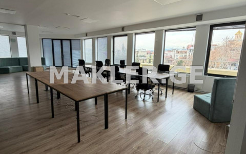  للإيجار 250 m² space تجاري in Avlabari dist.  in Metekhi turn 