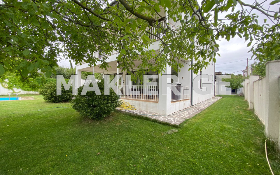  للبيع للإيجار 350 m² space منزل خاص in Shindisi