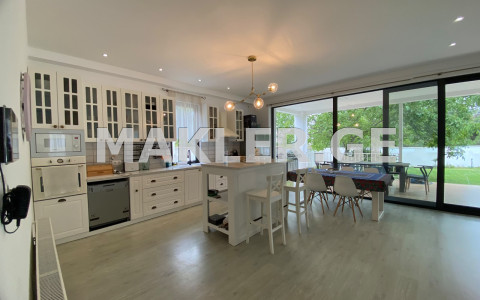  للبيع للإيجار 350 m² space منزل خاص in Shindisi