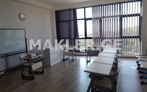  For Sale 913 m² space Commercial space in Saguramo