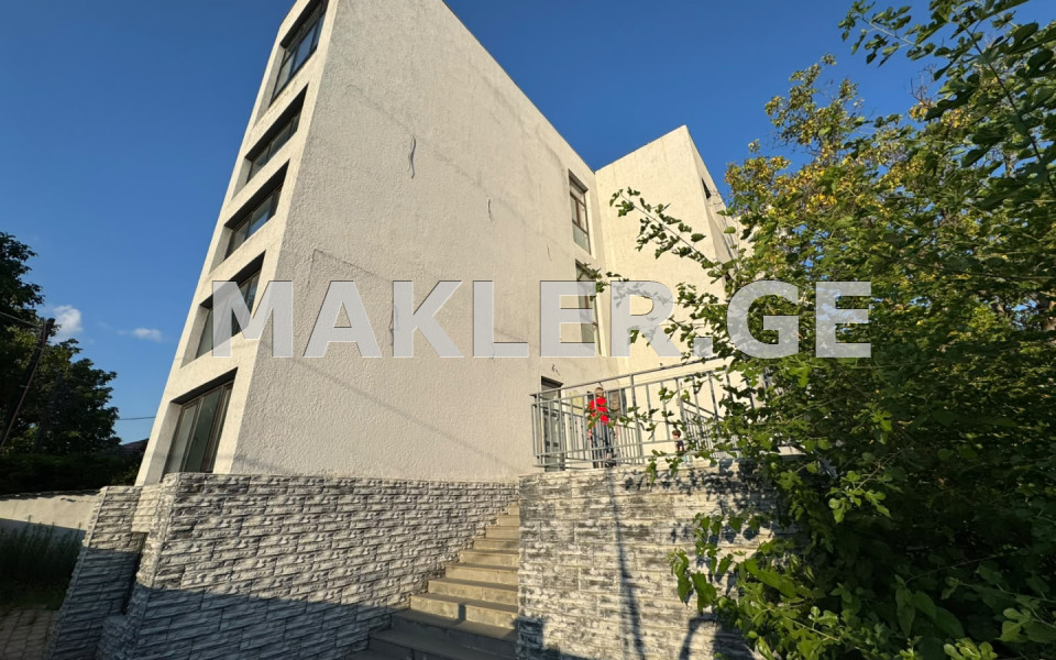  For Sale 913 m² space Commercial space in Saguramo