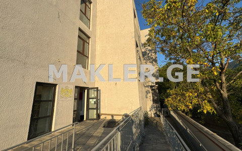  For Sale 913 m² space Commercial space in Saguramo