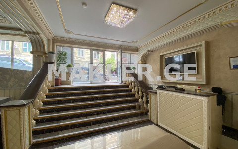  იყიდება 676 m² ფართობის კომერციული ფართი მთაწმინდაზე (ძველ თბილისში)  ბესიკის ქუჩაზე 