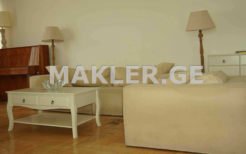  للبيع للإيجار 4 room  الشقة في منطقة فاكي  in Paliashvili st. 
