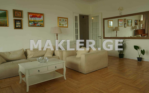  للبيع للإيجار 4 room  الشقة في منطقة فاكي  in Paliashvili st. 
