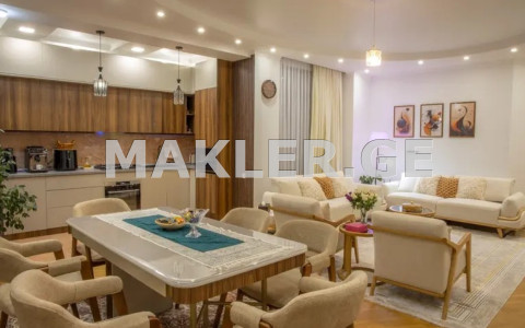  出售 3 room  公寓 萨布尔塔洛区  in Burdzgla st. 