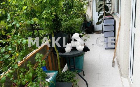  出售 4 room  公寓 萨布尔塔洛区  in M.Asatiani st. 
