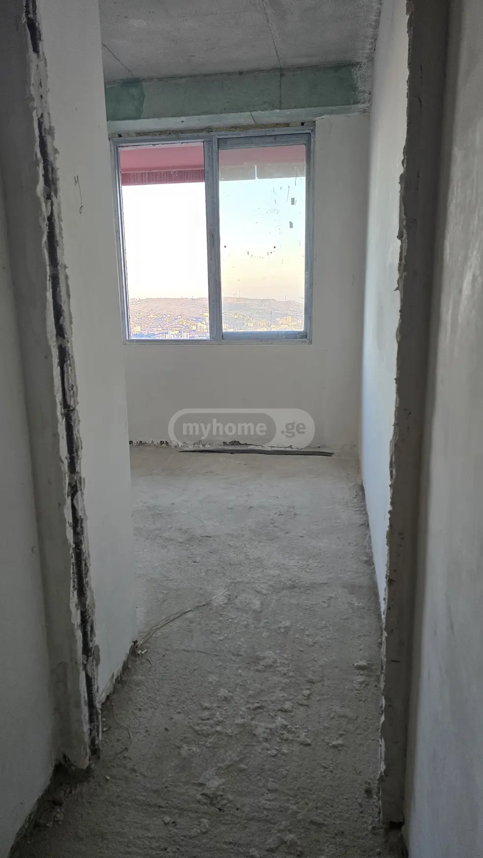 出售 4 room  公寓 near the Lisi lake