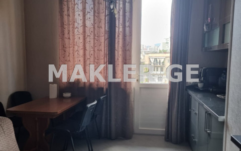  出售 4 room  公寓 萨布尔塔洛区  in Tamarashvili st. 
