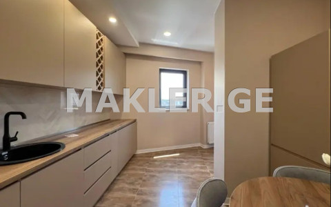  出售 3 room  公寓 萨布尔塔洛区  in Gelovani avenue 