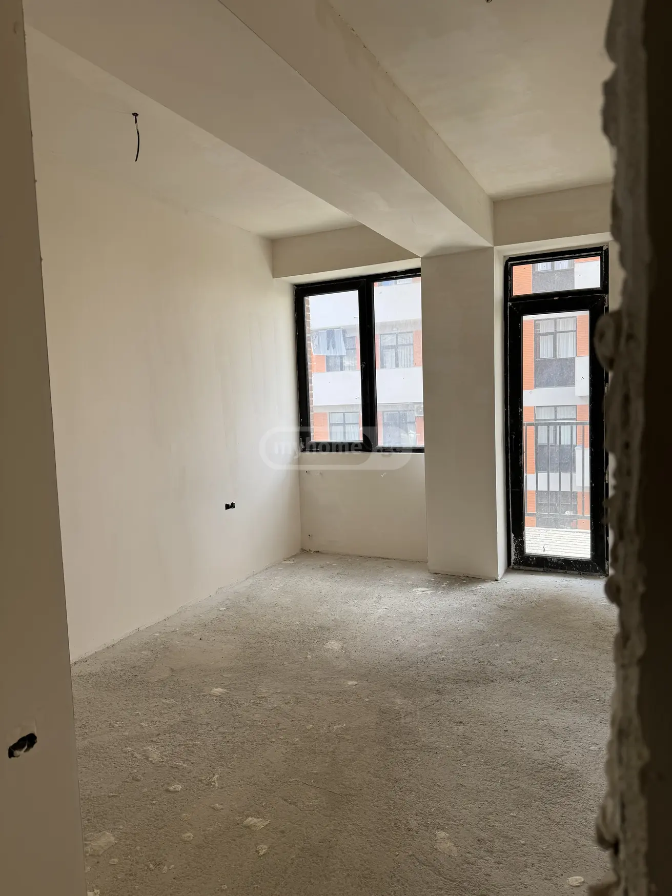  出售 3 室  公寓 near the Lisi lake  Avto Varazi Street 