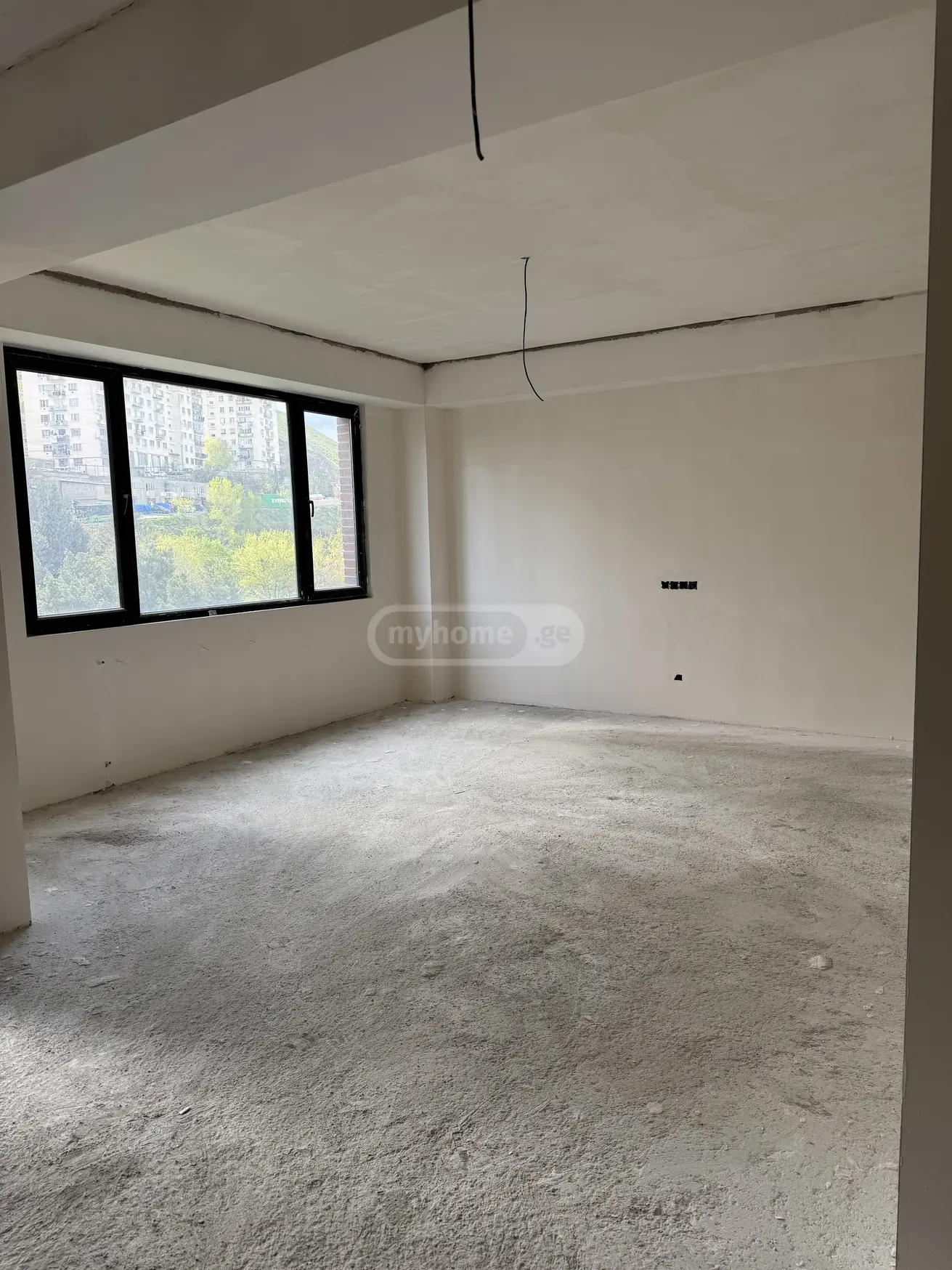  出售 3 室  公寓 near the Lisi lake  Avto Varazi Street 