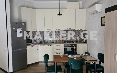  出租 3 room  公寓 萨布尔塔洛区  in Tamarashvili st. 