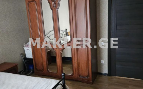  出租 3 room  公寓 萨布尔塔洛区  in Tamarashvili st. 