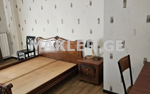  出租 3 room  公寓 萨布尔塔洛区  in Tamarashvili st. 