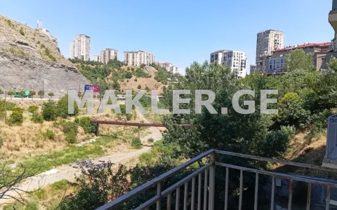  出售 3 room  公寓 瓦凯区  in Gabashvili st. 