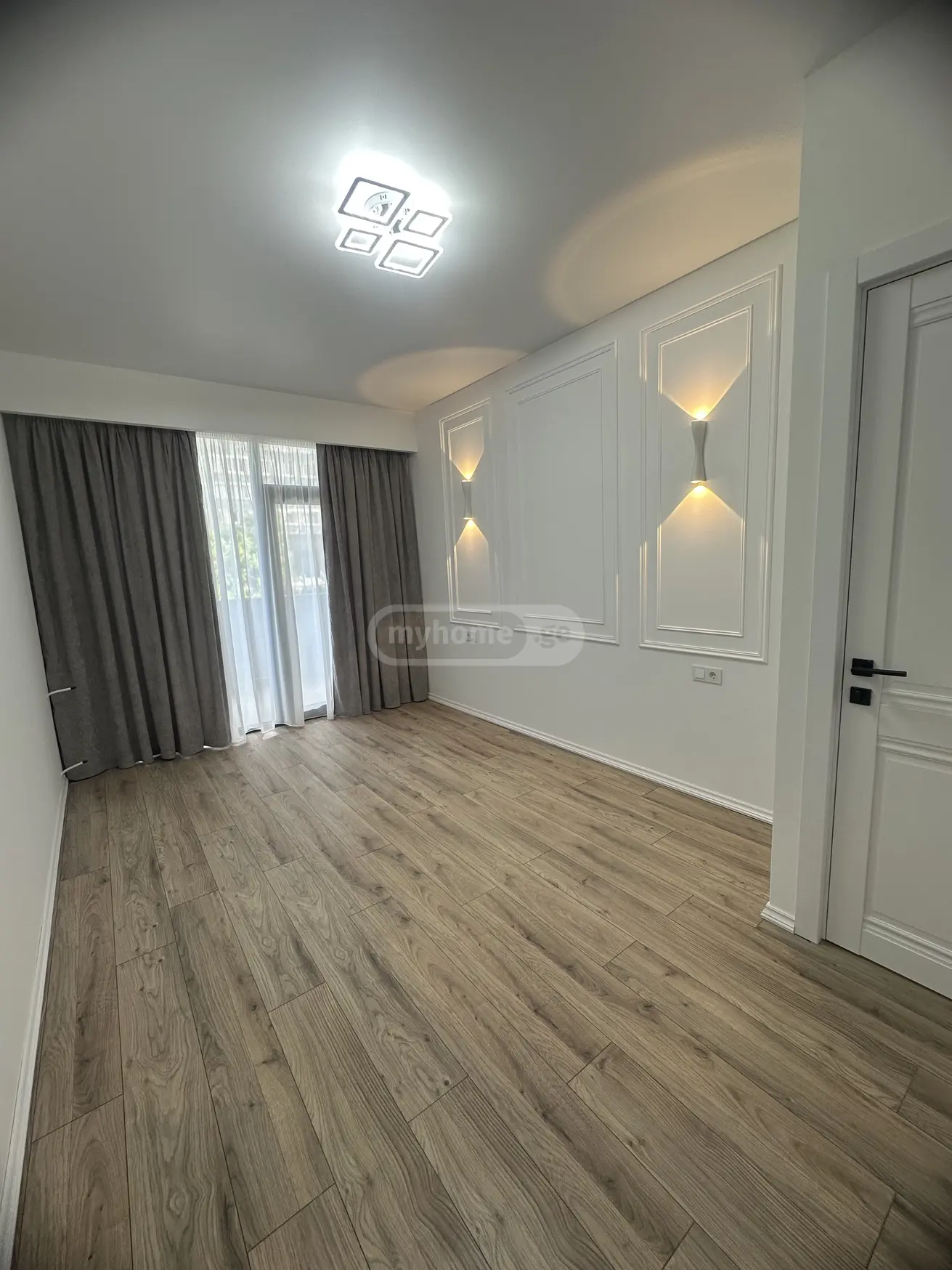  للبيع 2 room  الشقة في هضبة نوتسوبيدزه