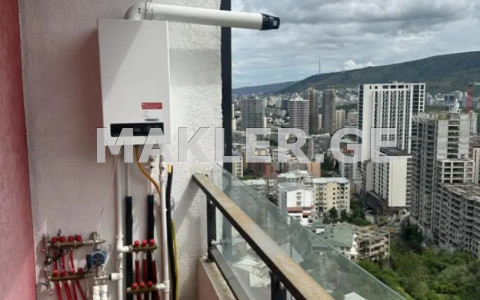  出售 3 room  公寓 努楚比泽高地  in E. Amashukeli st. 