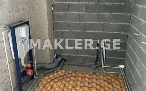  出售 3 room  公寓 努楚比泽高地  in E. Amashukeli st. 