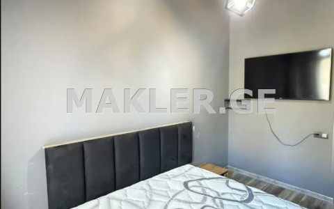  出售 3 room  公寓 努楚比泽高地  in E. Amashukeli st. 