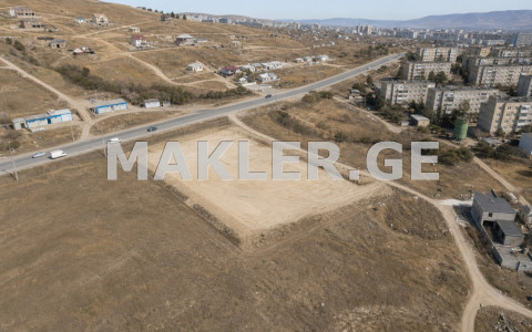  出售 12000 m² space 土地 in Ponichala dist.