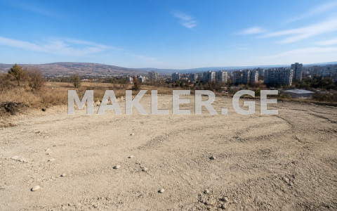  出售 12000 m² space 土地 in Ponichala dist.