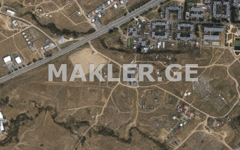  出售 12000 m² space 土地 in Ponichala dist.