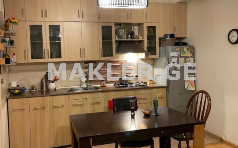  出售 2 room  公寓 萨布尔塔洛区  in Kavtaradze st. 