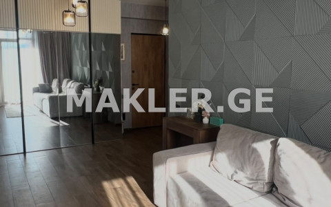  出售 3 room  公寓 萨布尔塔洛区  in Kavtaradze st. 