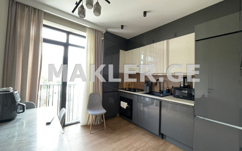  出售 3 room  公寓 萨布尔塔洛区  in Kavtaradze st. 