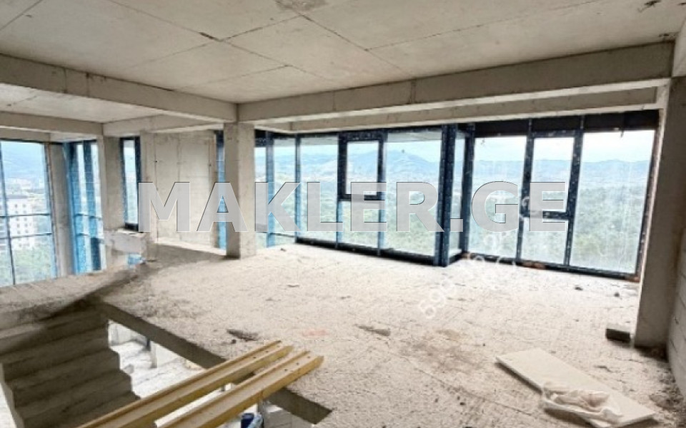  למכירה 4 חֶדֶר  דִירָה near the Lisi lake  in cacxvebi st 