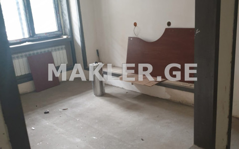  להשכרה 1000 m² מֶרחָב מסחרי חלל in Saburtalo dist.  in Iosebidze st. 