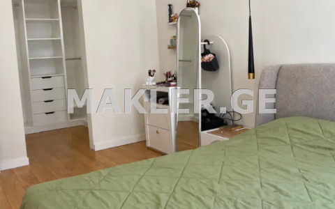  出售 3 室  公寓 near the Lisi lake  Avto Varazi Street 
