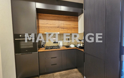  出售 3 room  公寓 萨布尔塔洛区  in Sairme st. 